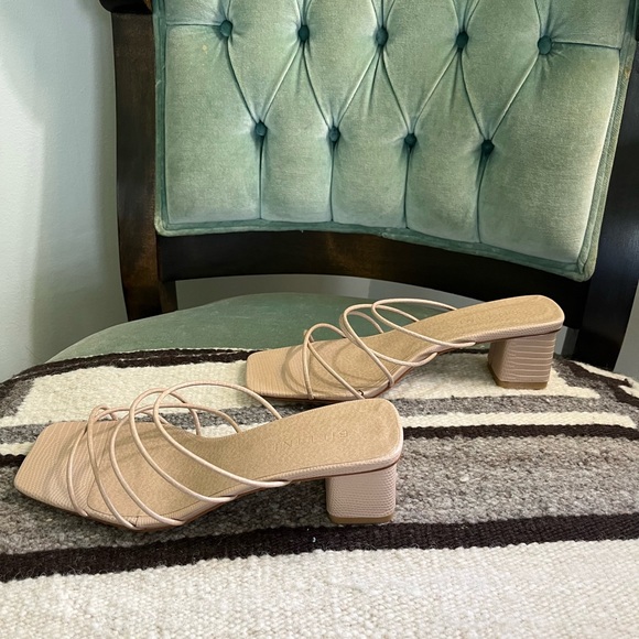 🏖️SALE!🏖️ NIB Billini Nude Lizard Hessa Sandals from Hello Molly Size 9 - Picture 5 of 9